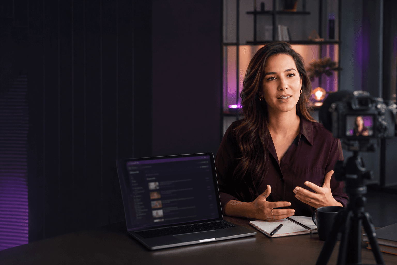 Creator gravando um curso online em seu estúdio